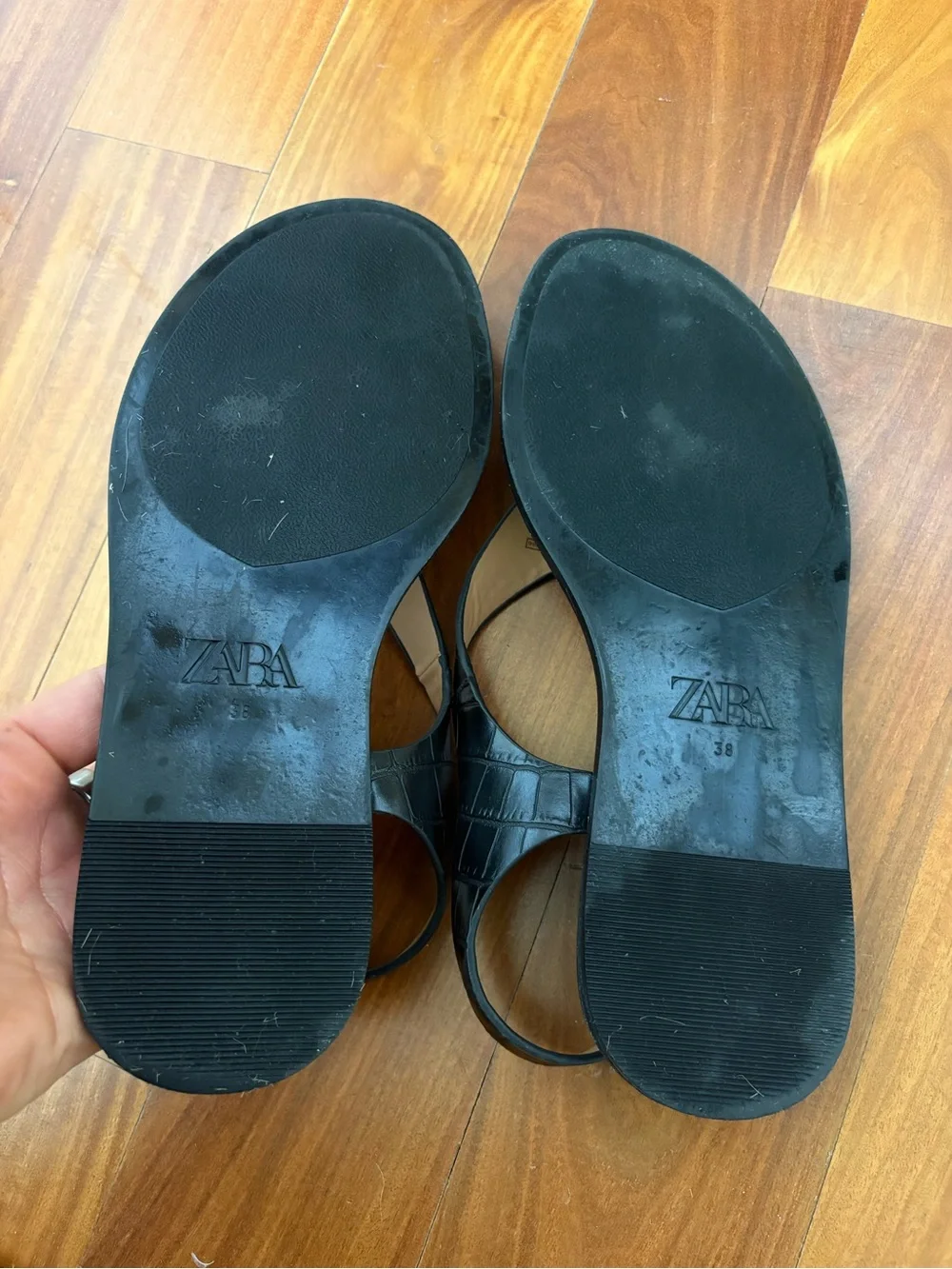 ZARA Black Croc-Effect Thong Sandals with Gold Buckles - Picture 5 of 5